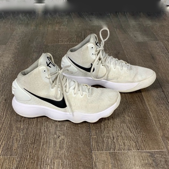 Nike Shoes - Nike Hyperdunk basketball sneakers white